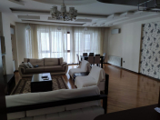 İcarəyə verilir 3 otaqlı 192 m2 yeni tikili Şah İsmayıl Xətai m.