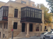 Satılır 2 otaqlı 50 m2 köhnə tikili Səbail r.