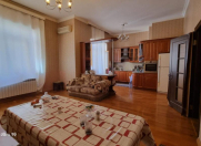 Satılır 5 otaqlı 185 m2 yeni tikili 28 May m.