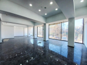 Satılır 1 otaqlı 140 m2 obyekt Xalqlar Dostluğu m.