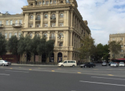 İcarəyə verilir 3 otaqlı 80 m2 köhnə tikili Sahil m.