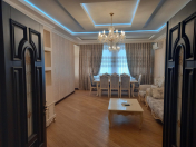 İcarəyə verilir 4 otaqlı 140 m2 yeni tikili Gənclik m.