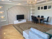 İcarəyə verilir 4 otaqlı 145 m2 yeni tikili 28 May m.