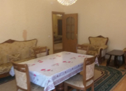 İcarəyə verilir 3 otaqlı 142 m2 yeni tikili 8 Noyabr m.