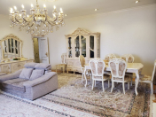 İcarəyə verilir 3 otaqlı 166 m2 yeni tikili Memar Əcəmi m.