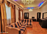 İcarəyə verilir 4 otaqlı 150 m2 köhnə tikili 28 May m.