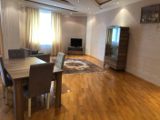 İcarəyə verilir 4 otaqlı 175 m2 yeni tikili Nəsimi m.