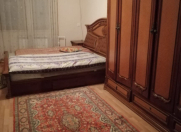 İcarəyə verilir 3 otaqlı 90 m2 köhnə tikili Gənclik m.