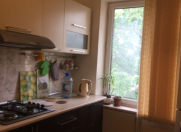 İcarəyə verilir 3 otaqlı 102 m2 köhnə tikili Xətai r.