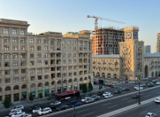 İcarəyə verilir 3 otaqlı 150 m2 köhnə tikili Rəssamlıq Akademiyası