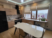 İcarəyə verilir 3 otaqlı 100 m2 yeni tikili Nizami m.