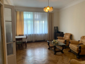 İcarəyə verilir 3 otaqlı 80 m2 köhnə tikili İçəri Şəhər m.