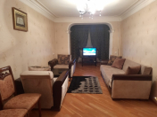 İcarəyə verilir 3 otaqlı 65 m2 köhnə tikili Nizami r.