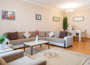 İcarəyə verilir 4 otaqlı 210 m2 yeni tikili Nizami m.