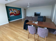 İcarəyə verilir 3 otaqlı 240 m2 yeni tikili 28 May m.