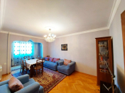 Satılır 2 otaqlı 65 m2 köhnə tikili Gənclik m.