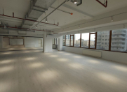 İcarəyə verilir 4 otaqlı 970 m2 ofis Şah İsmayıl Xətai m.