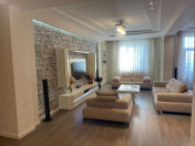 Satılır 4 otaqlı 210 m2 yeni tikili Memar Əcəmi m.