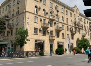 İcarəyə verilir 2 otaqlı 100 m2 köhnə tikili Fəvvarələr meydanı