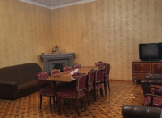 İcarəyə verilir 4 otaqlı 150 m2 yeni tikili Nizami m.