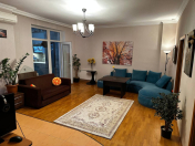 Satılır 4 otaqlı 150 m2 köhnə tikili Səbail r.