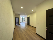 İcarəyə verilir 3 otaqlı 89 m2 ofis 28 May m.