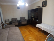 İcarəyə verilir 2 otaqlı 70 m2 köhnə tikili 28 May m.