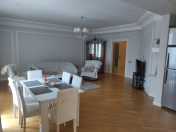 İcarəyə verilir 3 otaqlı 134 m2 yeni tikili Nəsimi r.