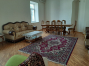 İcarəyə verilir 3 otaqlı 120 m2 köhnə tikili Sahil m.