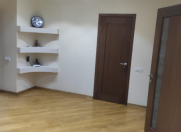 İcarəyə verilir 3 otaqlı 118 m2 yeni tikili Şah İsmayıl Xətai m.