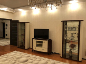 İcarəyə verilir 4 otaqlı 200 m2 yeni tikili 28 May m.