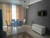 İcarəyə verilir 2 otaqlı 75 m2 yeni tikili 8 Noyabr m.