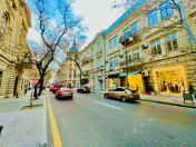 Satılır 3 otaqlı 200 m2 obyekt Sahil m.