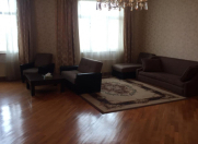 Satılır 3 otaqlı 170 m2 yeni tikili Tibb Universiteti