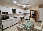 İcarəyə verilir 3 otaqlı 110 m2 yeni tikili 28 May m.