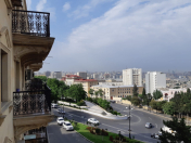 Satılır 4 otaqlı 120 m2 köhnə tikili 3 mkr