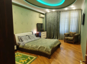 İcarəyə verilir 3 otaqlı 220 m2 yeni tikili 28 May m.