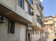 Satılır 2 otaqlı 67 m2 köhnə tikili Gənclik m.