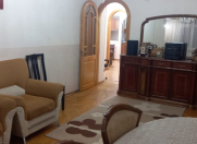 Satılır 2 otaqlı 65 m2 köhnə tikili Gənclik m.