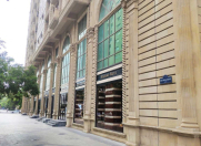 İcarəyə verilir 4 otaqlı 350 m2 obyekt Azneft meydanı