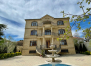 Satılır 10 otaqlı 800 m2 villa Badamdar