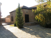 İcarəyə verilir 3 otaqlı 65 m2 həyət evi Montin