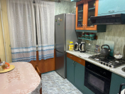 İcarəyə verilir 3 otaqlı 80 m2 köhnə tikili Nizami m.