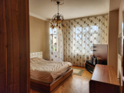 Satılır 2 otaqlı 80 m2 yeni tikili Memar Əcəmi m.