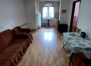 İcarəyə verilir 2 otaqlı 40 m2 köhnə tikili İnşaatçılar m.