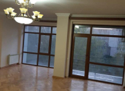 İcarəyə verilir 3 otaqlı 140 m2 ofis 28 May m.