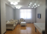 İcarəyə verilir 3 otaqlı 137 m2 yeni tikili Badamdar