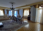 İcarəyə verilir 3 otaqlı 165 m2 yeni tikili Nəsimi r.