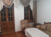 İcarəyə verilir 2 otaqlı 60 m2 köhnə tikili Sahil m.