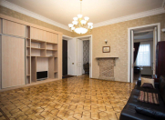 Satılır 4 otaqlı 160 m2 köhnə tikili 28 May m.